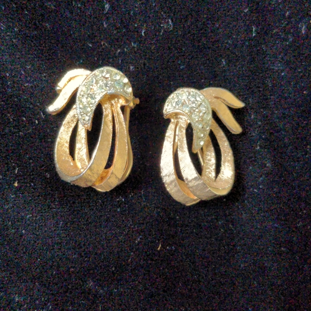 Vintage Clip On Earrings